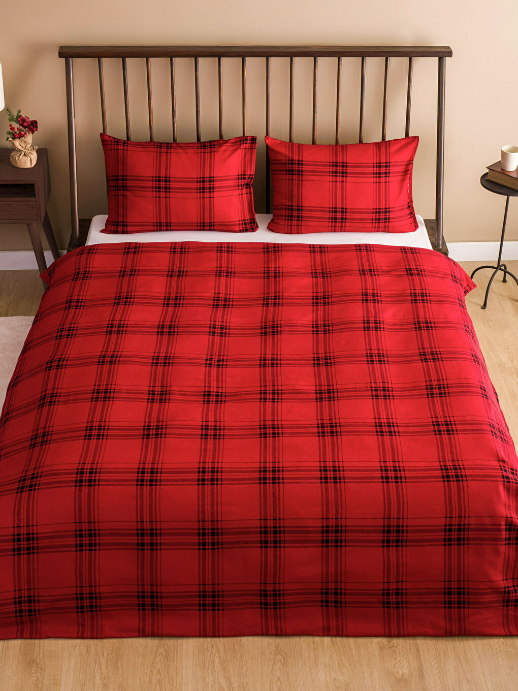 Karışık Desenli Çift Kişilik Nevresim Seti-1