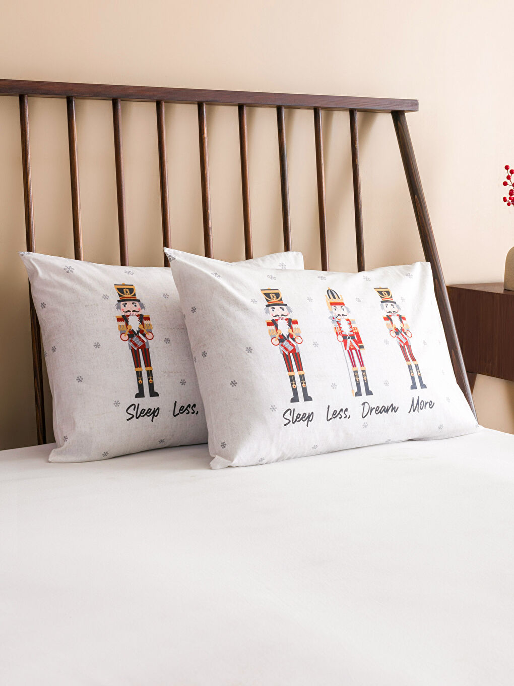 Karışık Fındıkkıran Baskılı Pamuk Yastık Kılıfı 2'li 50x70 cm