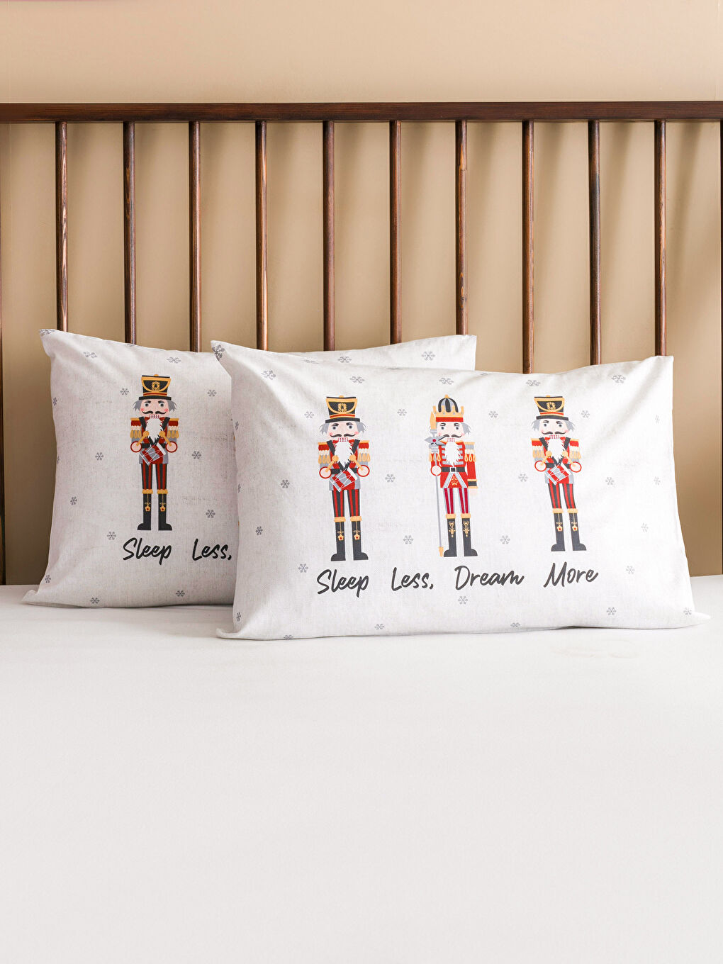 Karışık Fındıkkıran Baskılı Pamuk Yastık Kılıfı 2'li 50x70 cm-1