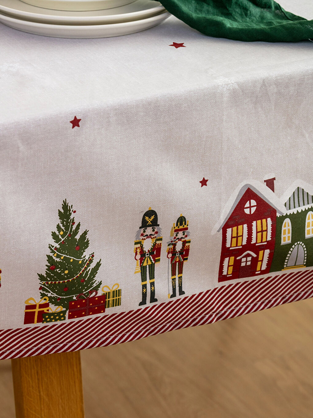 New Year Themed Table Cloth 150x200 Cm-2