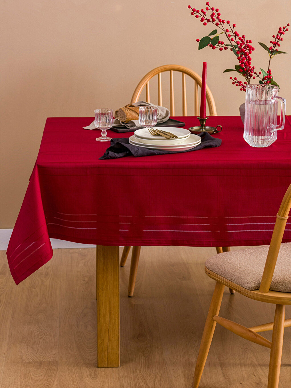 مفرش مائدة مخطط 150x200 سم-1