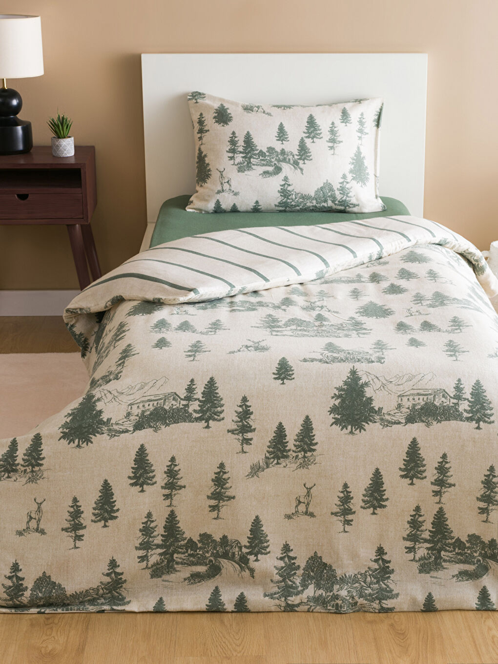 Karışık Desenli Tek Kişilik Nevresim Takımı