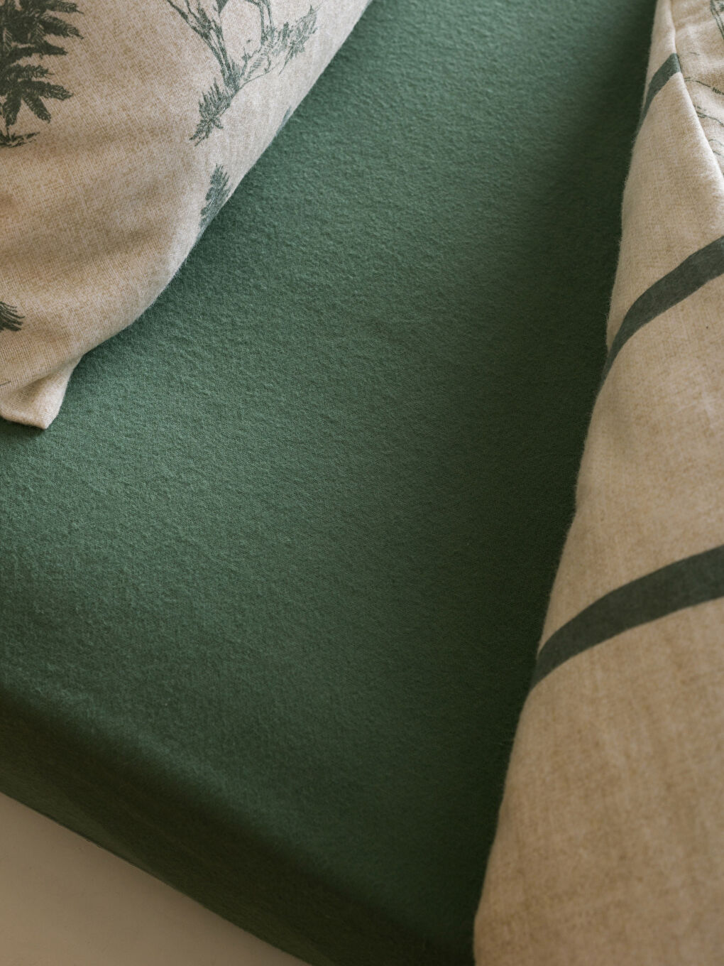 Karışık Desenli Tek Kişilik Nevresim Takımı-4