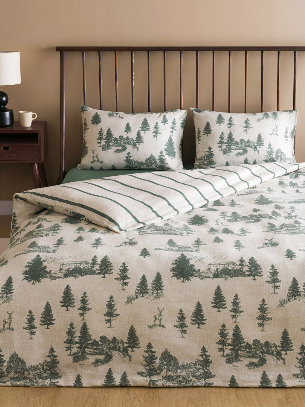 Karışık Desenli Çift Kişilik Nevresim Takımı