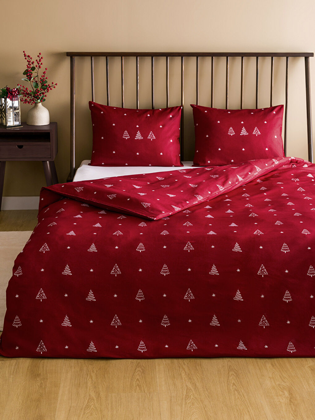 Kırmızı Yılbaşı Temalı Çift Kişilik Nevresim Seti