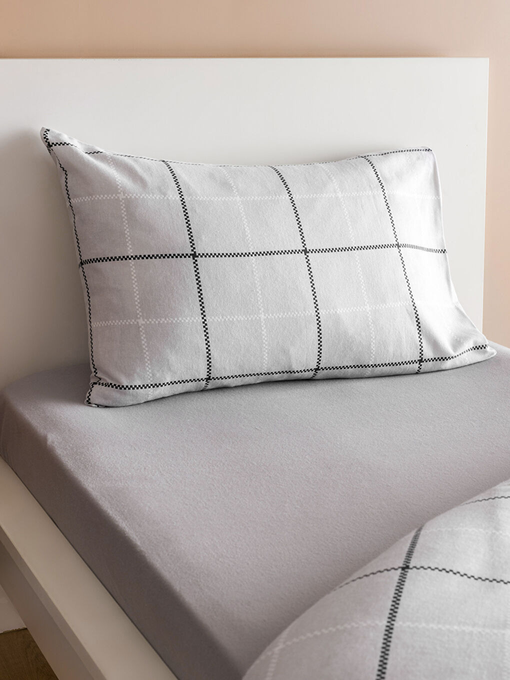 Karışık Desenli Tek Kişilik Nevresim Takımı-2