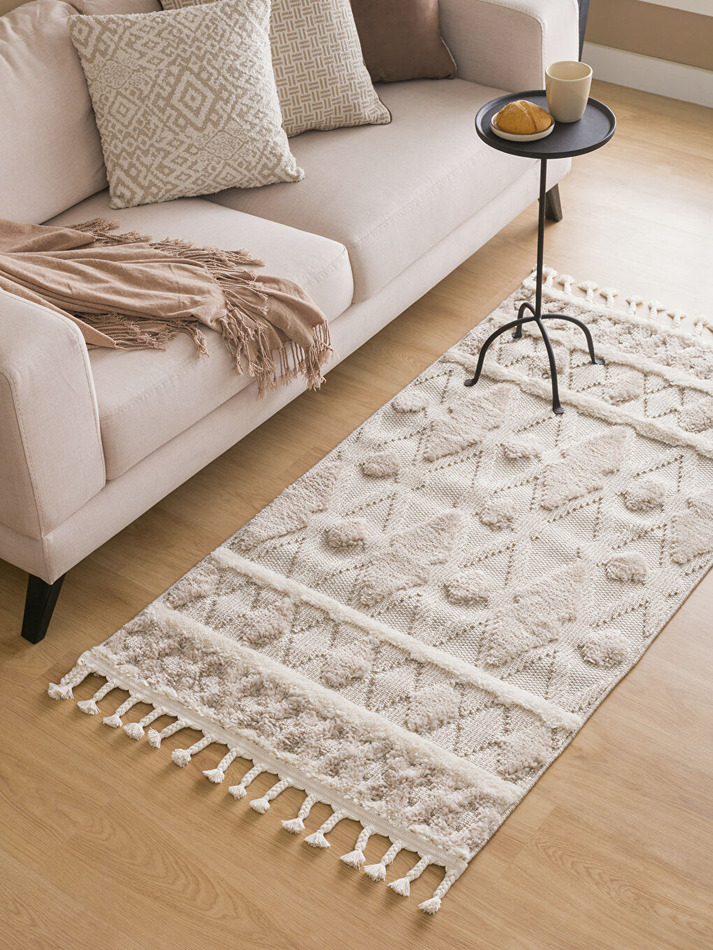 Karışık Desenli Püsküllü Halı 80x150 cm