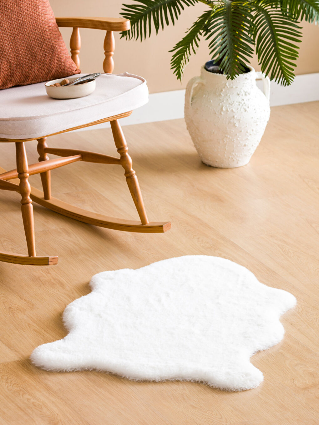 Beyaz Düz Kürk Halı 60x100 cm