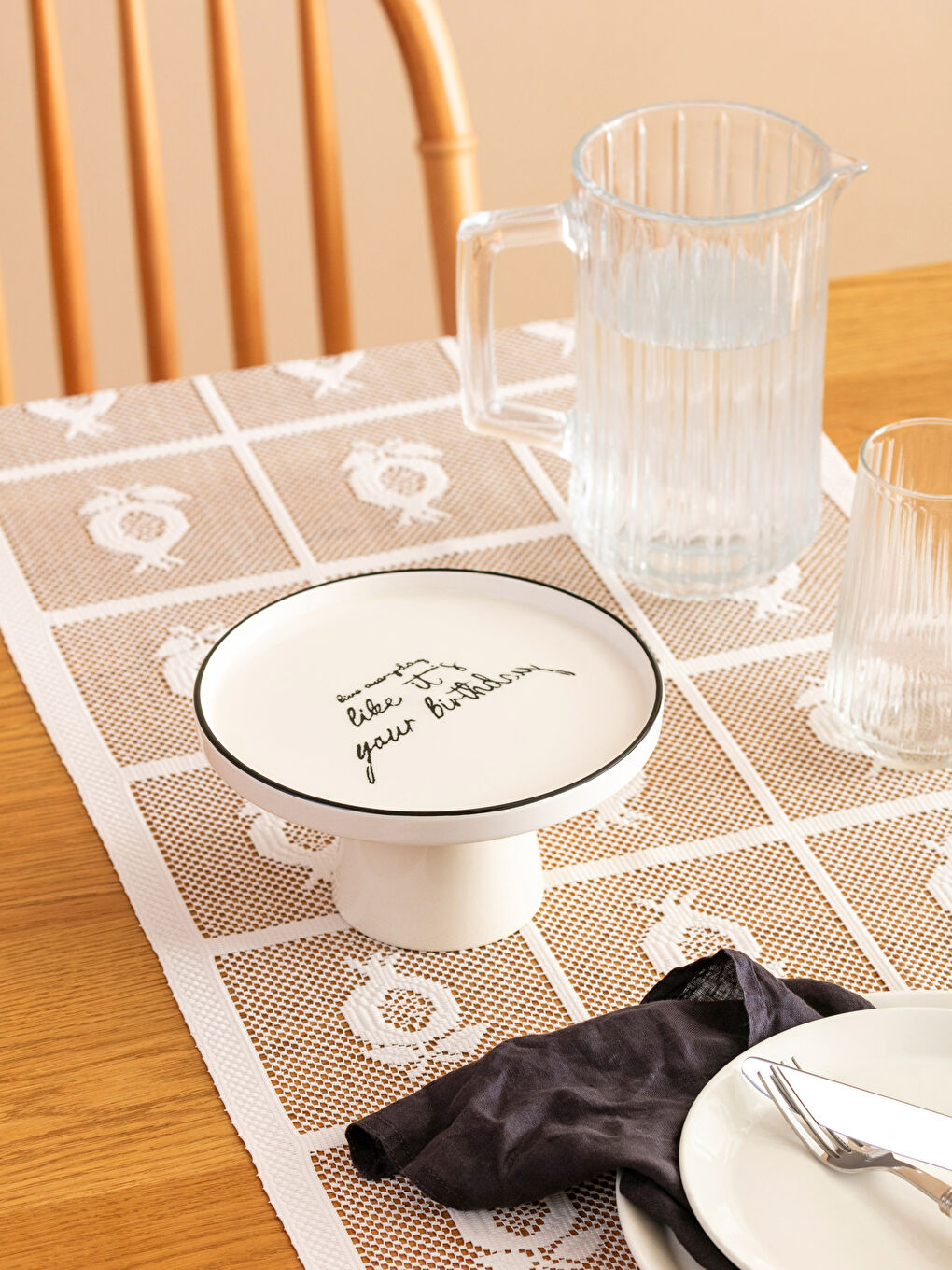 Siyah Seramik Ayaklı Kek Standı 20 cm