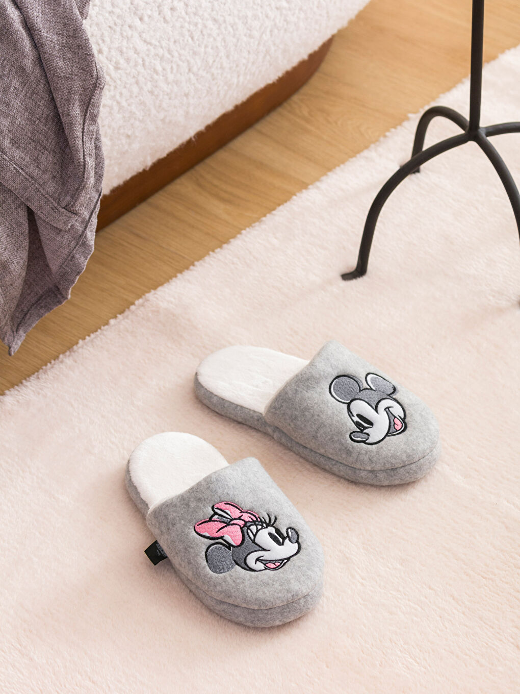 Minnie Mouse Embroidered Women's House Slippers-1