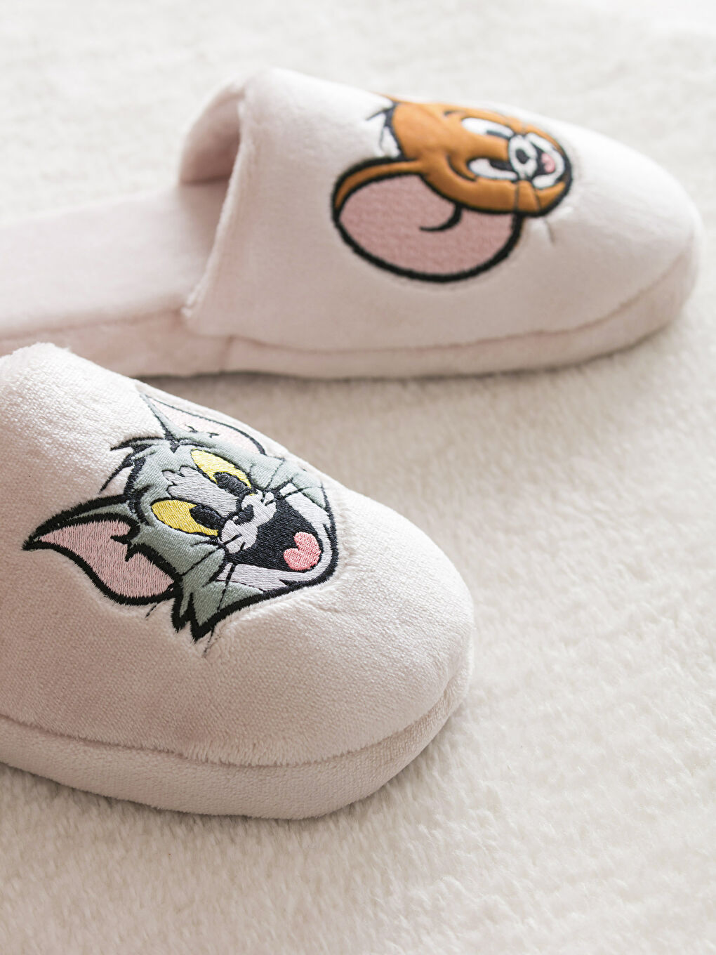LCW HOME Tom and Jerry Embroidered Women's House Slippers -W3HV23Z8-LRA