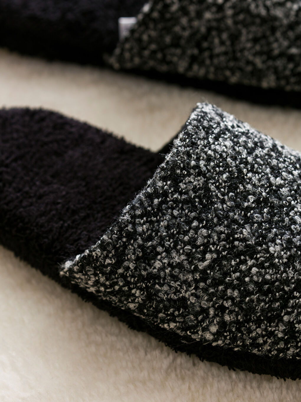 Siyah Desenli Kadın Ev Terliği-2