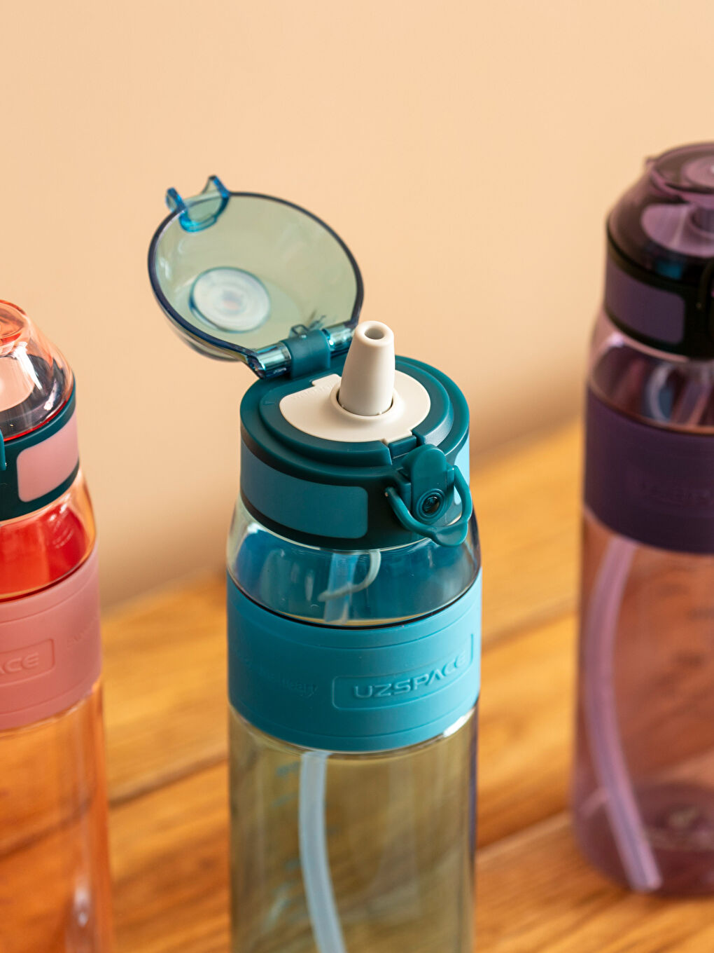 Karışık Baskılı Pipetli Suluk 630 ml-1