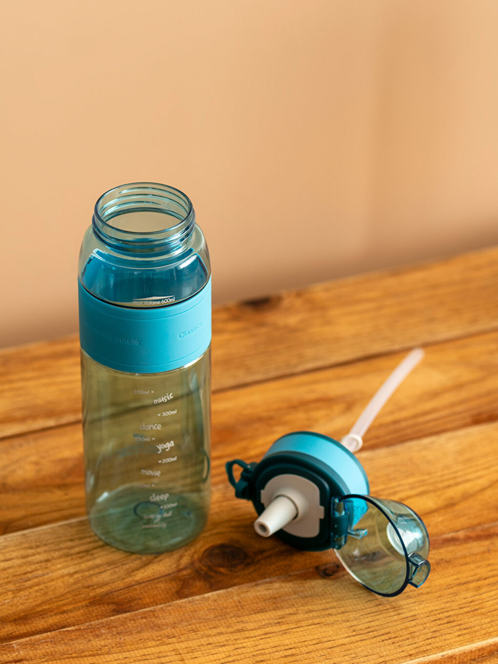 Karışık Baskılı Pipetli Suluk 630 ml-2