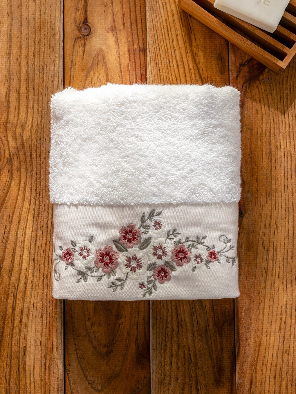 Serviette d'invité Brodée de Fleurs 50x80 Cm-2
