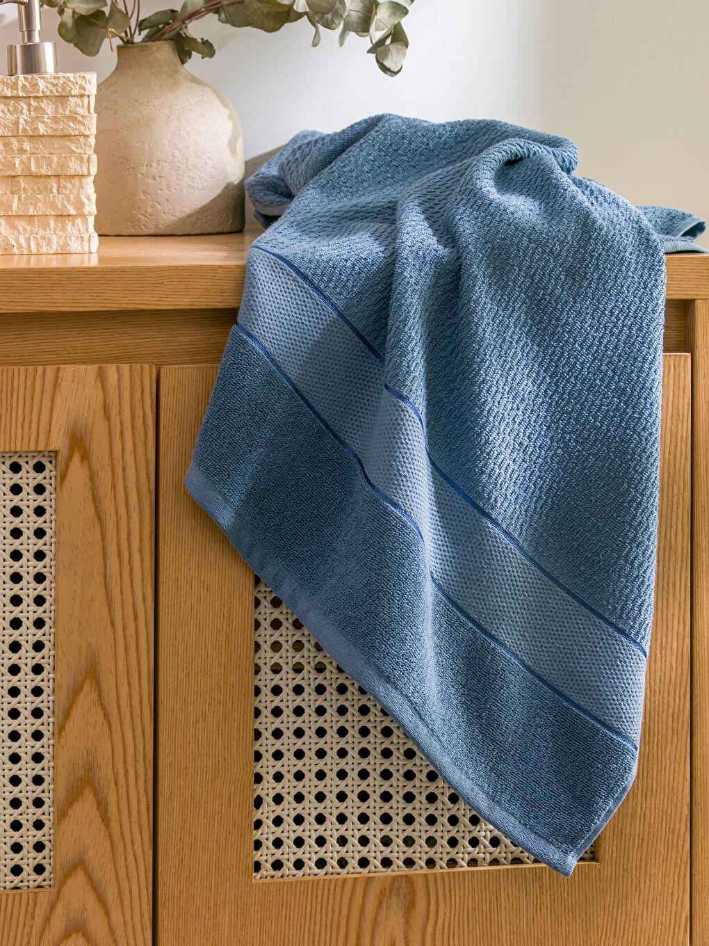 İndigo Düz Pamuklu Banyo Havlusu 70x140 cm