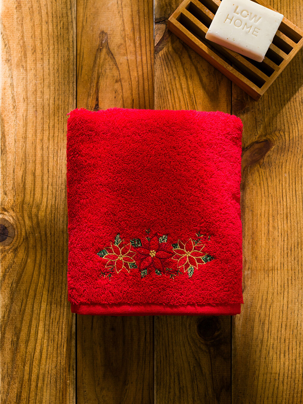 Kırmızı Çiçek Nakışlı Yüz Havlusu 50x80 cm-2