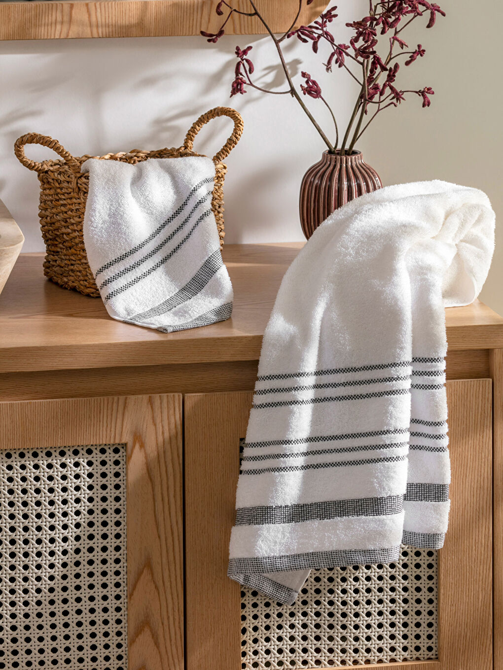 Beyaz Çizgili Pamuklu Havlu Seti 2'li