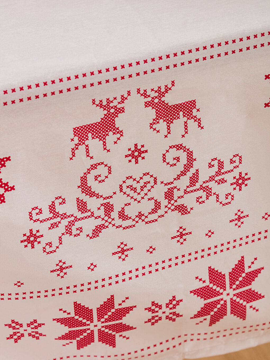 Kırmızı Yılbaşı Temalı Masa Örtüsü 150x250 cm-3