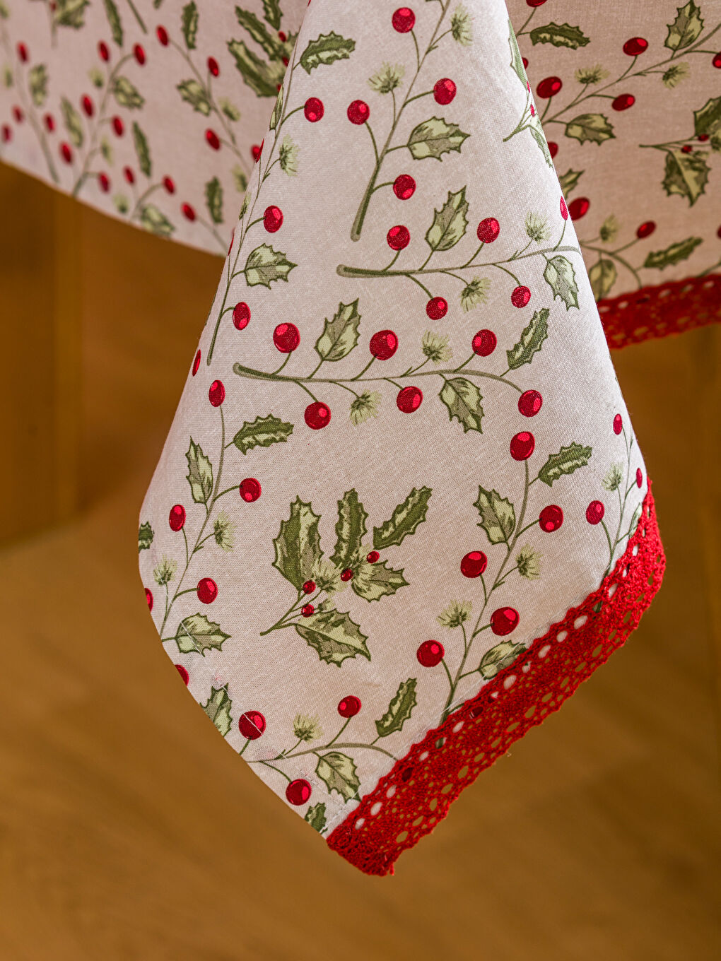 Karışık Çiçek Desenli Masa Örtüsü 150x220 cm-4