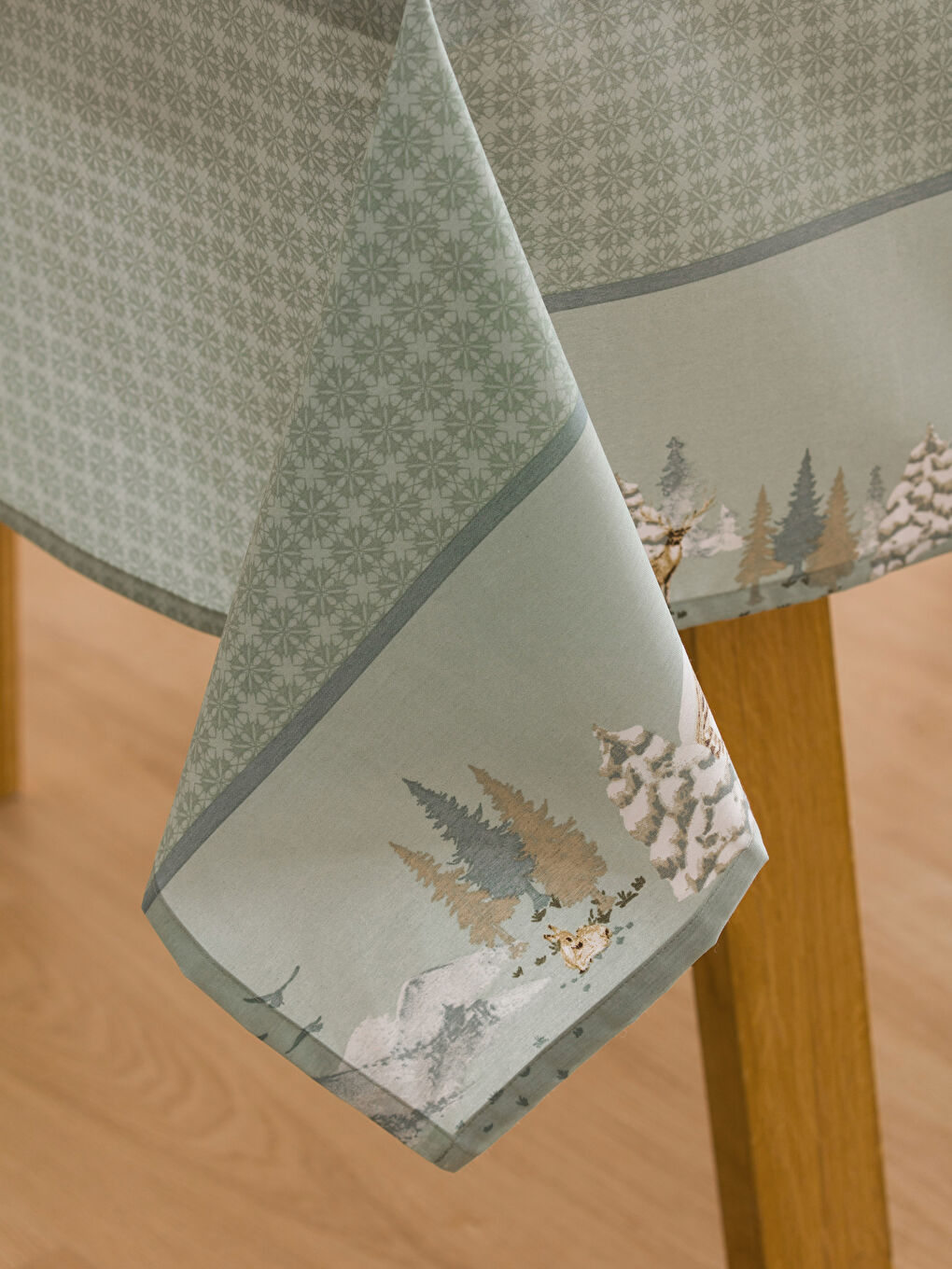 Yeşil Baskılı Masa Örtüsü 150x220 cm-2