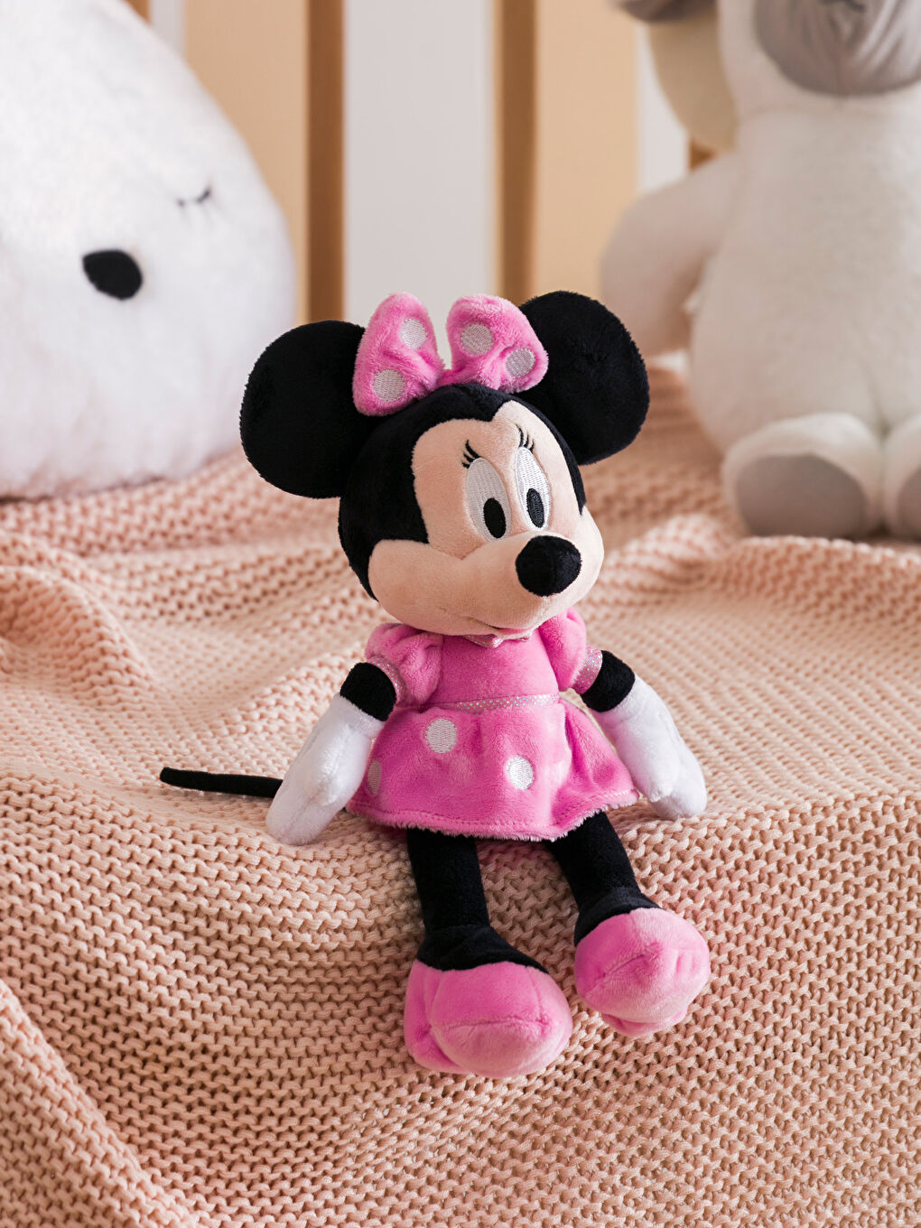 Minnie Mouse Oyuncak Figür 27 cm