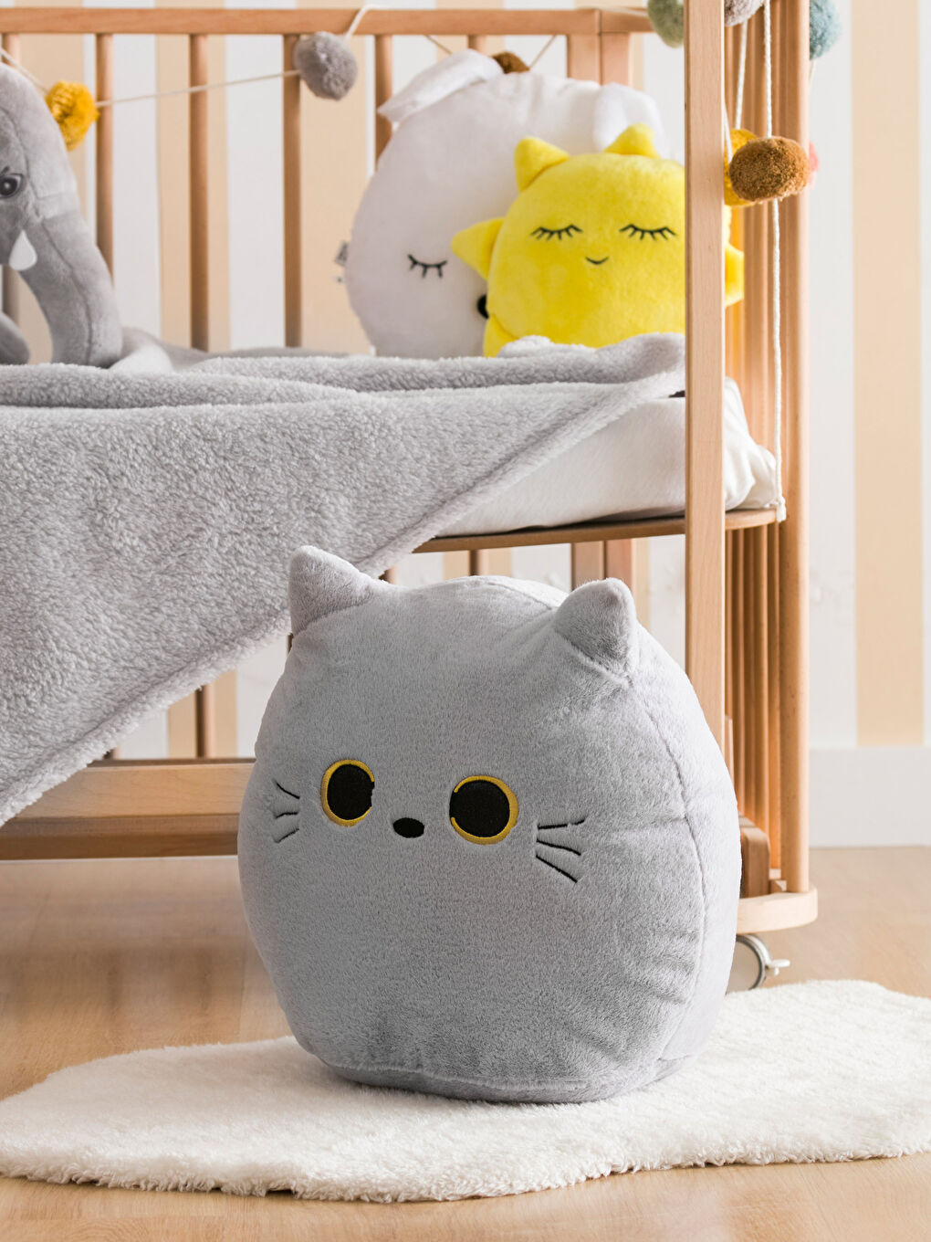 Gri Dolgulu Kedi Bebek Kırlent 38 cm