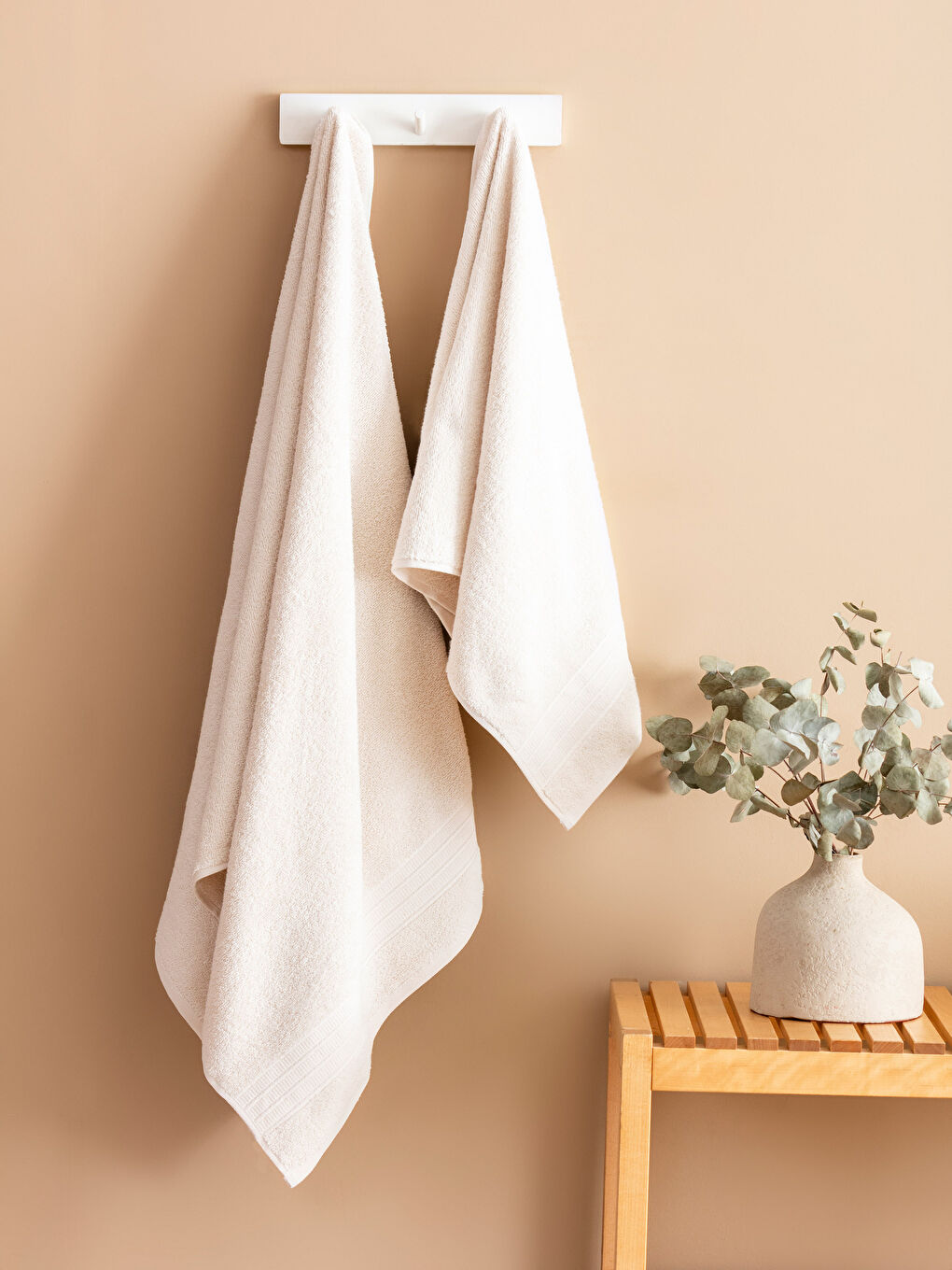 مجموعة فوط حمام سادة - مجموعتين