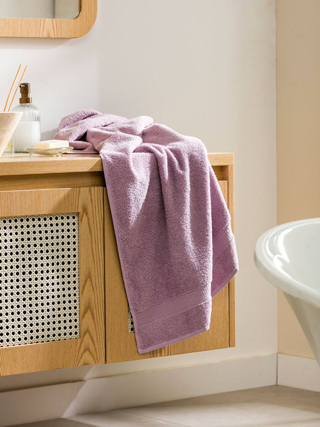 Plain Cotton Bath Towel 70x140 Cm