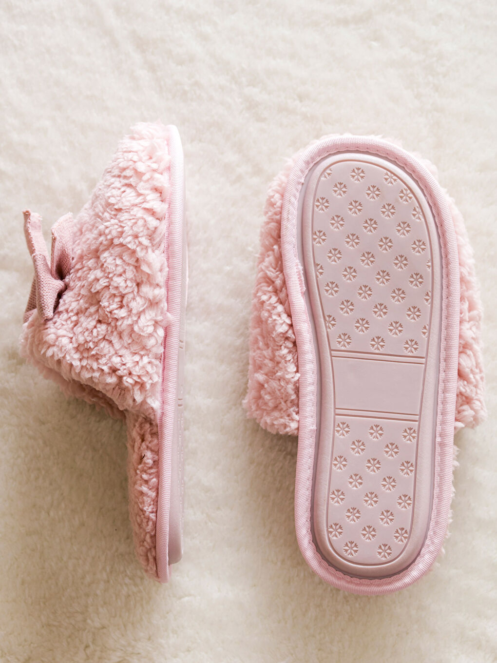 Pembe Fiyonk Detaylı Kadın Ev Terliği-3