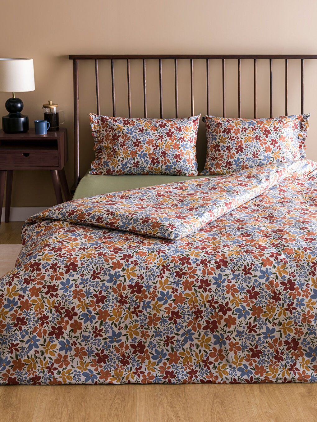 Karışık Çiçek Baskılı Çift Kişilik Nevresim Takımı