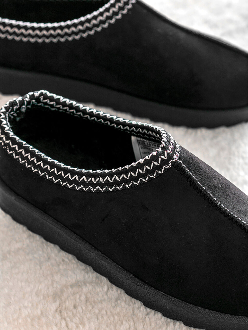 Siyah Önü Kapalı Süet Kadın Ev Terliği-2