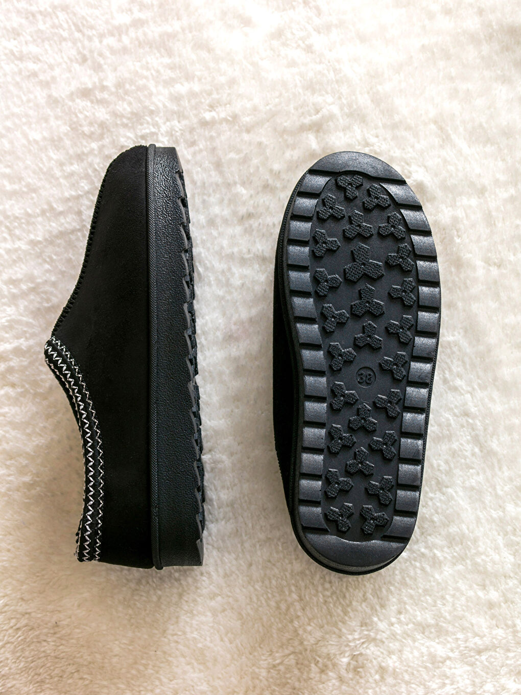 Siyah Önü Kapalı Süet Kadın Ev Terliği-3