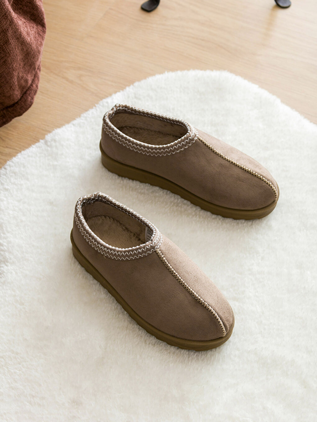 Kahverengi Önü Kapalı Süet Kadın Ev Terliği-1