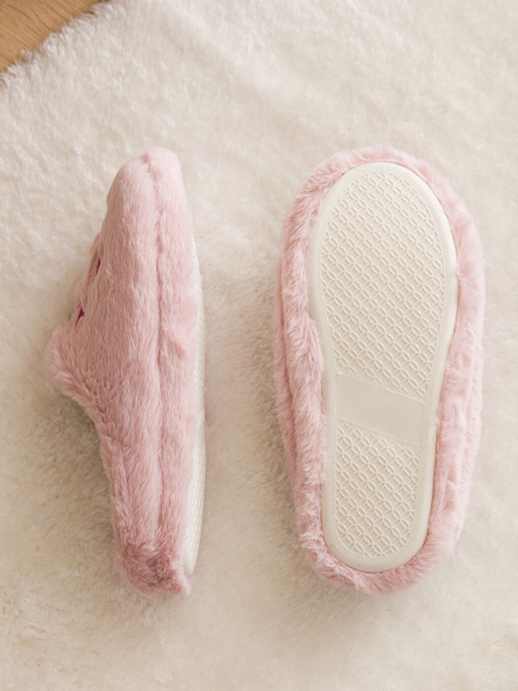 Lcw Home Pantoufles d'Intérieur pour Femmes en Peluche Brodées Chat -W48738Z8-VHG