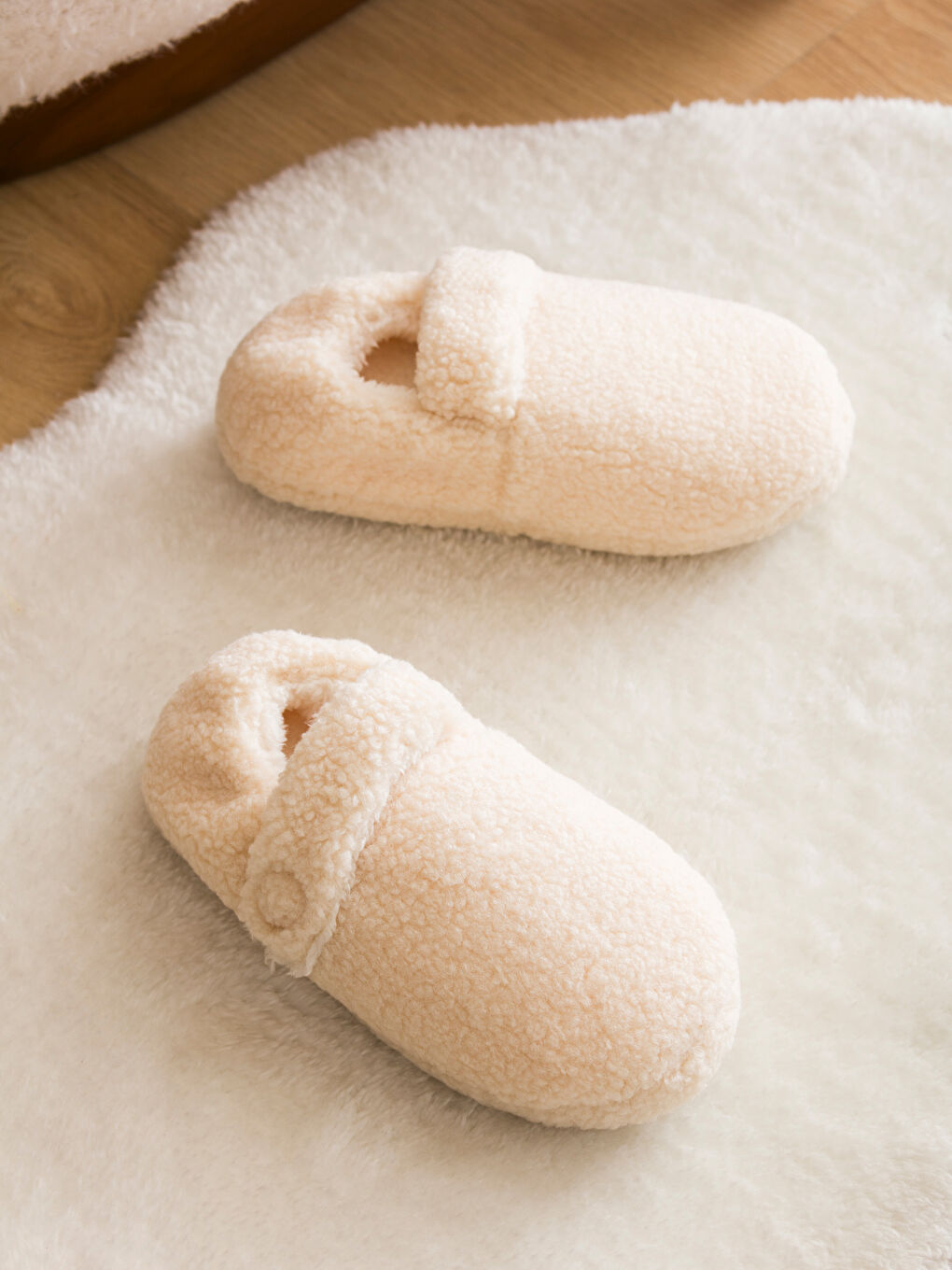 LCW HOME Plush Women's Home Shoes -W48747Z8-R9J
