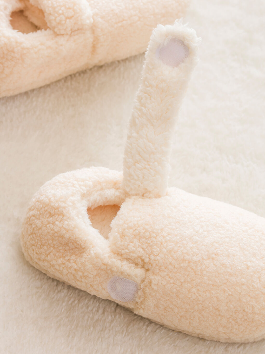 LCW HOME Plush Women's Home Shoes -W48747Z8-R9J