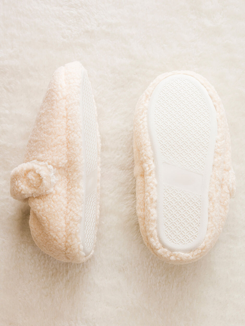 LCW HOME Plush Women's Home Shoes -W48747Z8-R9J