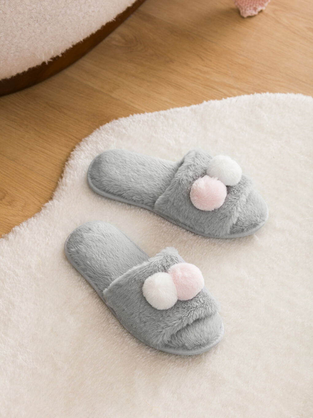 Pompon Detail Women's Home Slippers-1