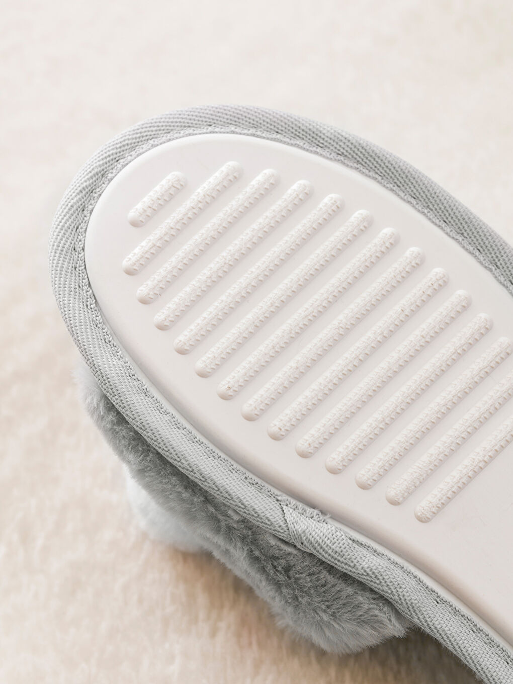 Pompon Detail Women's Home Slippers-4