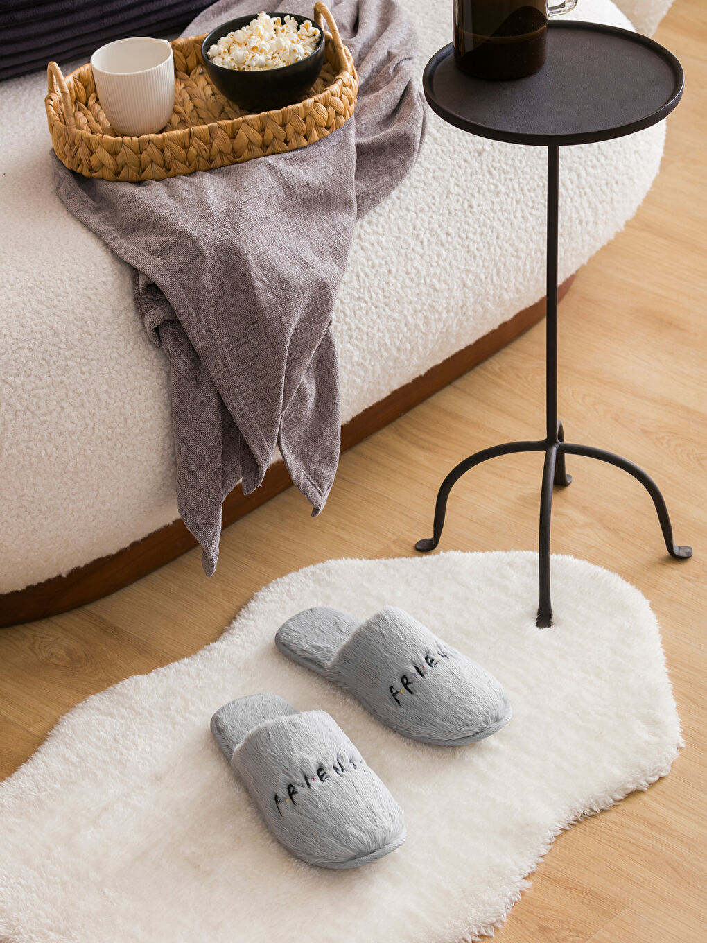 LCW HOME Friends Embroidered Plush Home Slippers -W48764Z8-S32