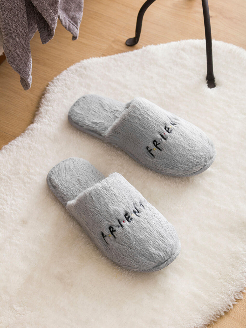 LCW HOME Friends Embroidered Plush Home Slippers -W48764Z8-S32