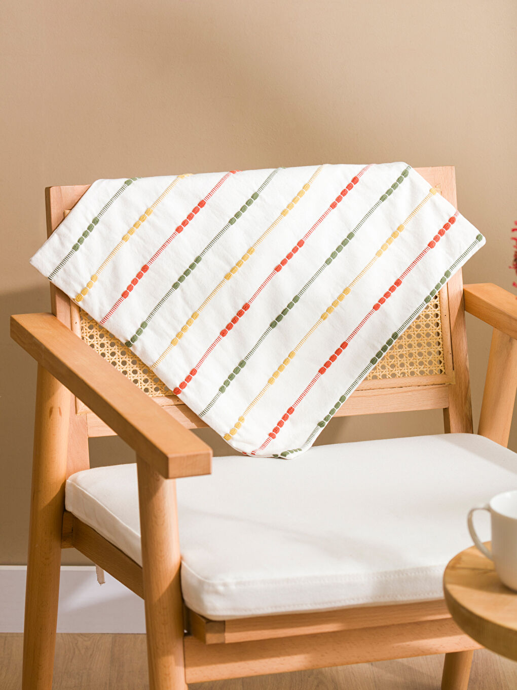 LCW HOME Ekru Çizgi Nakışlı Kırlent Kılıfı 45x45 Cm - 1