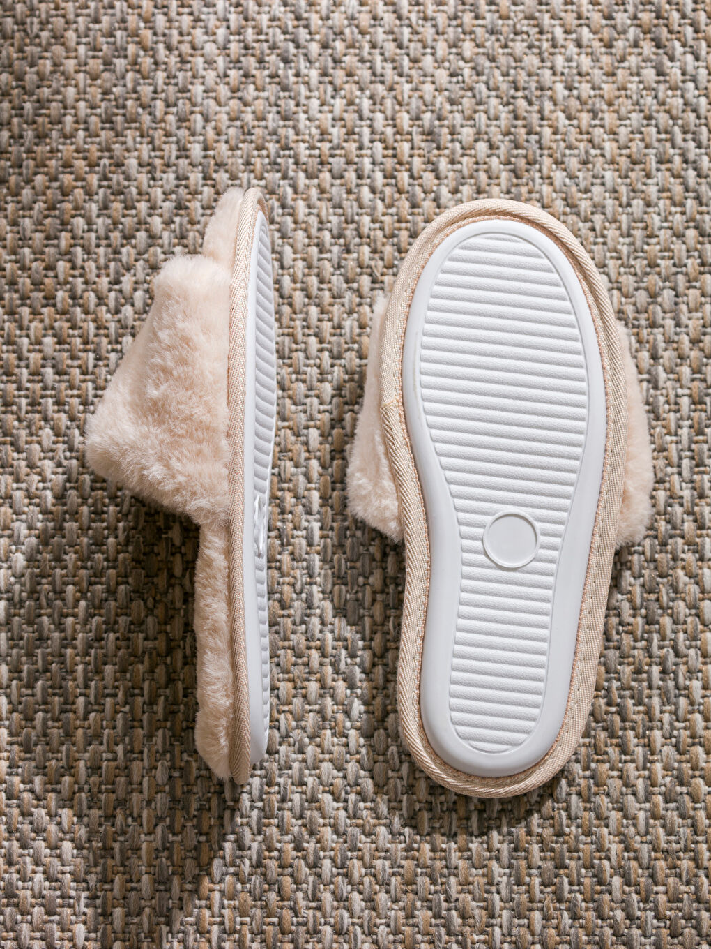 Plush Single-Band Women's Home Slippers-3