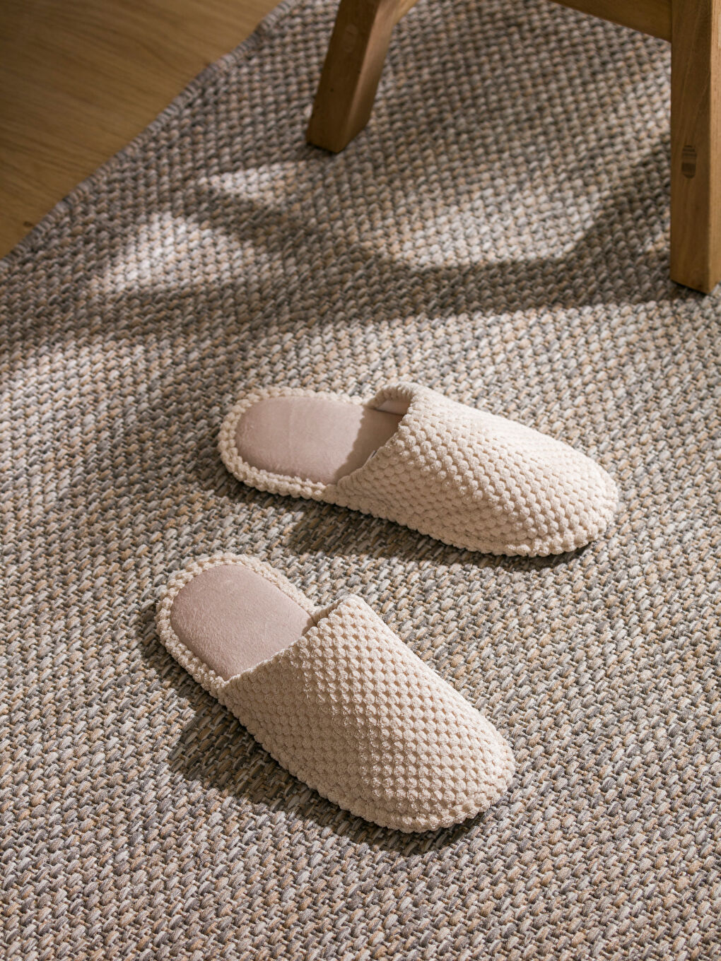LCW STEPS Women's Patterned Plush Home Slippers -W4BU98Z8-V8Q