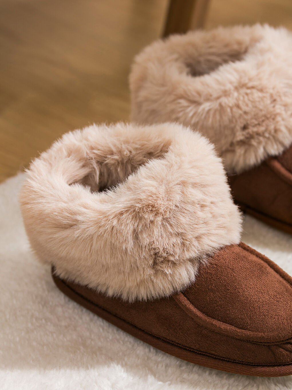 Fur-lined Women's Home Boots-2