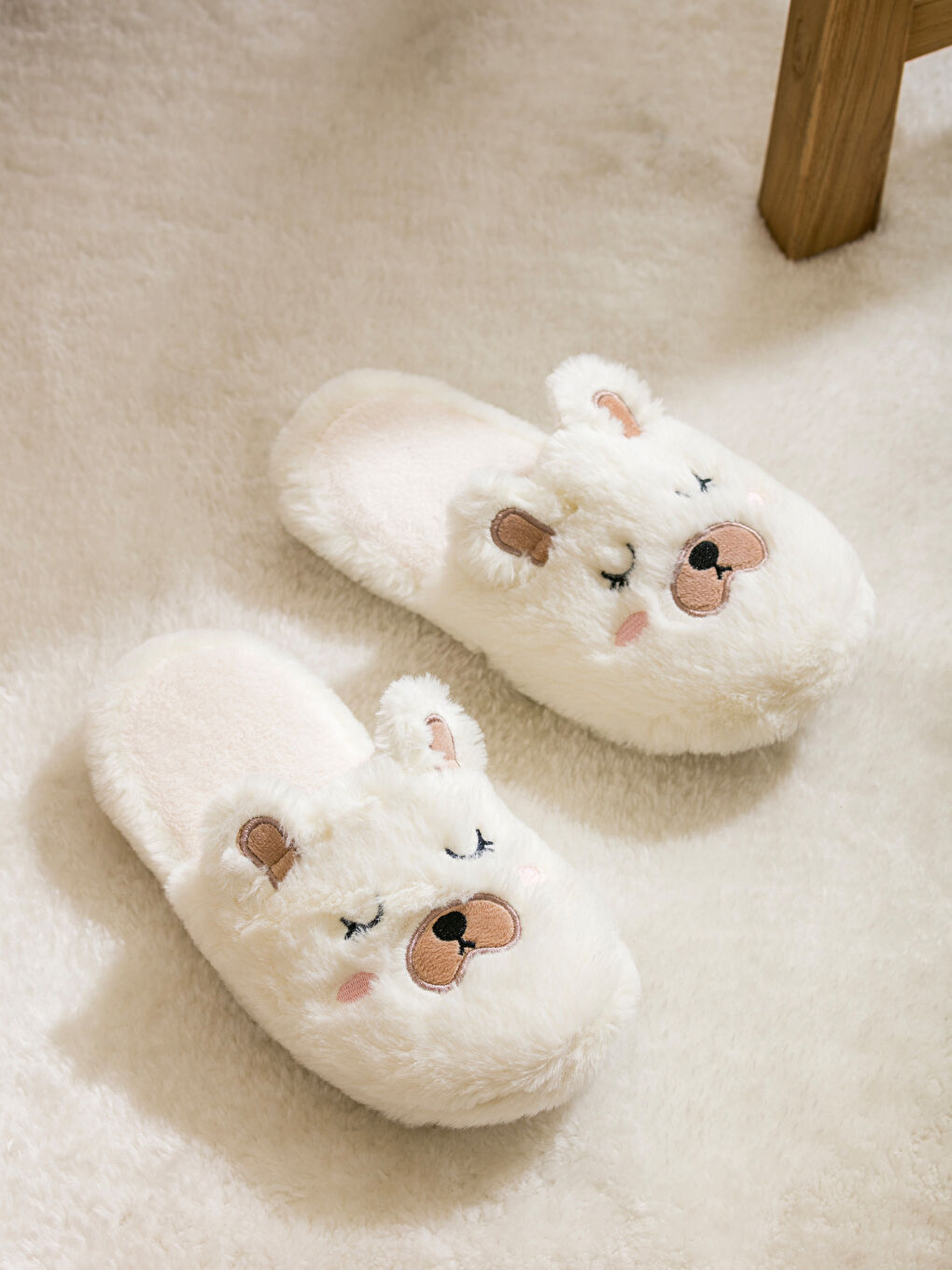 3D Appliqued Plush Women's Home Slippers-1