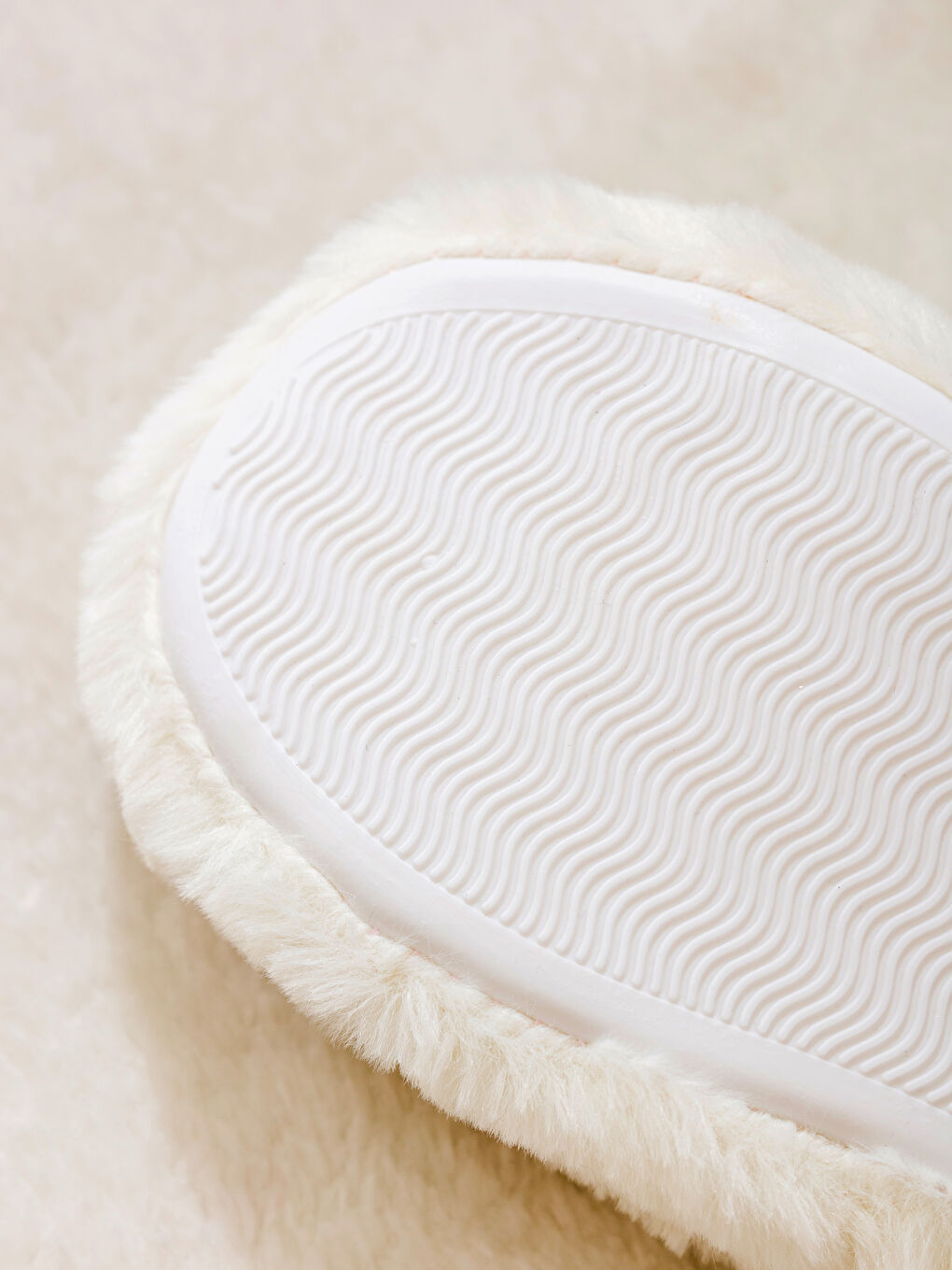 3D Appliqued Plush Women's Home Slippers-4