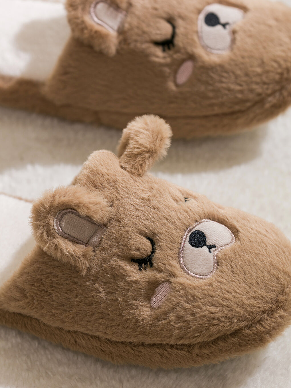 LCW STEPS 3D Appliqued Plush Women's Home Slippers -W4BY64Z8-G8L