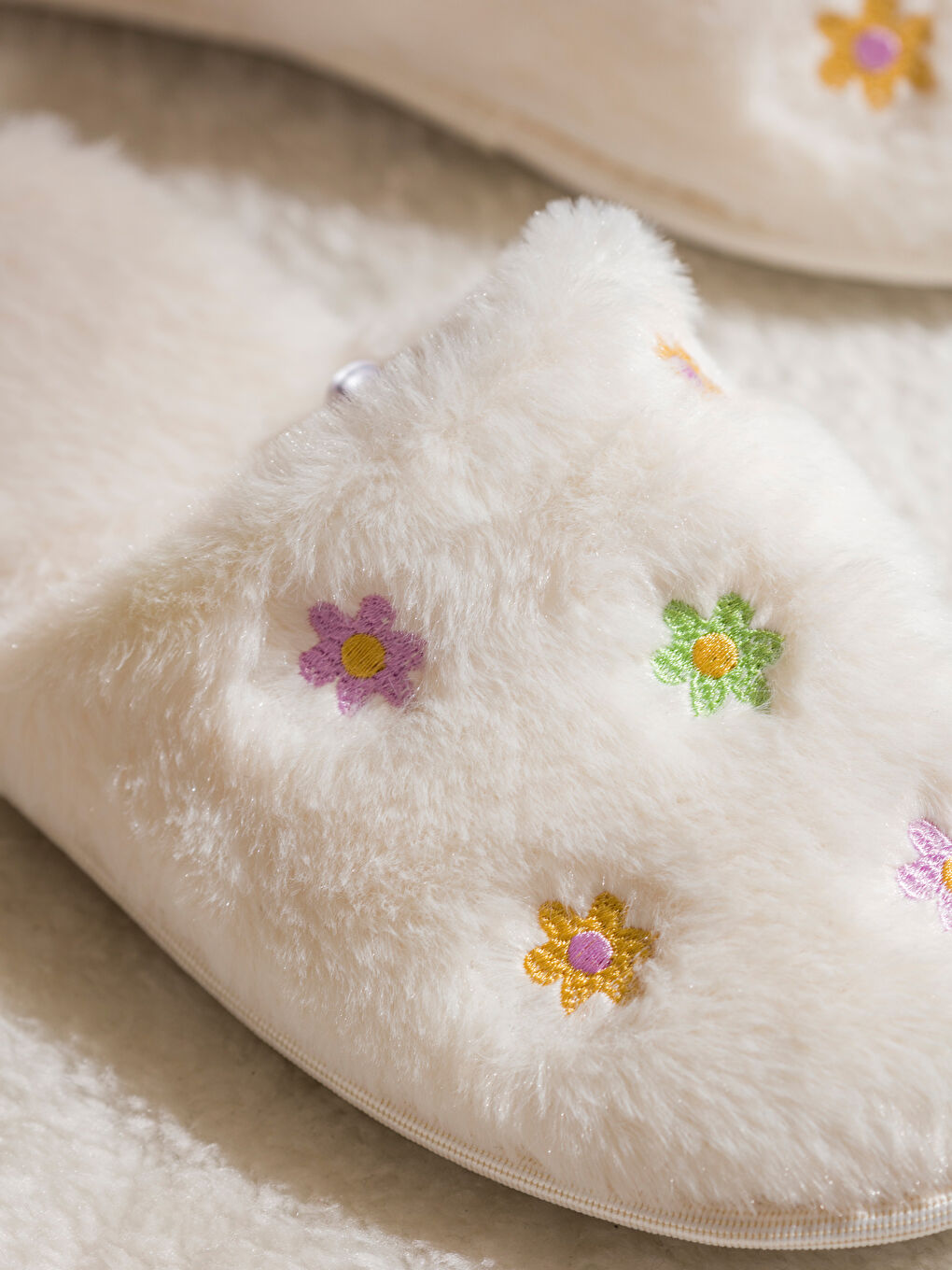 Desenli Pelüş Kadın Ev Terliği-2